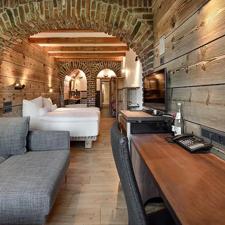 Hotel Land Gut Hoehne 4*