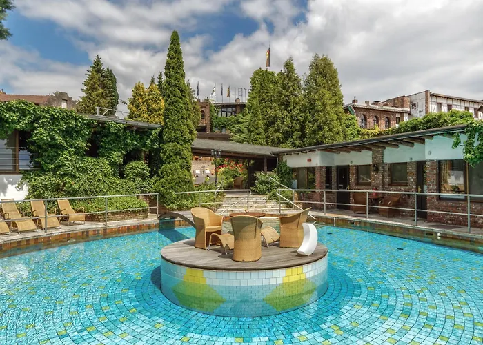 Hotel Land Gut Hoehne 4*